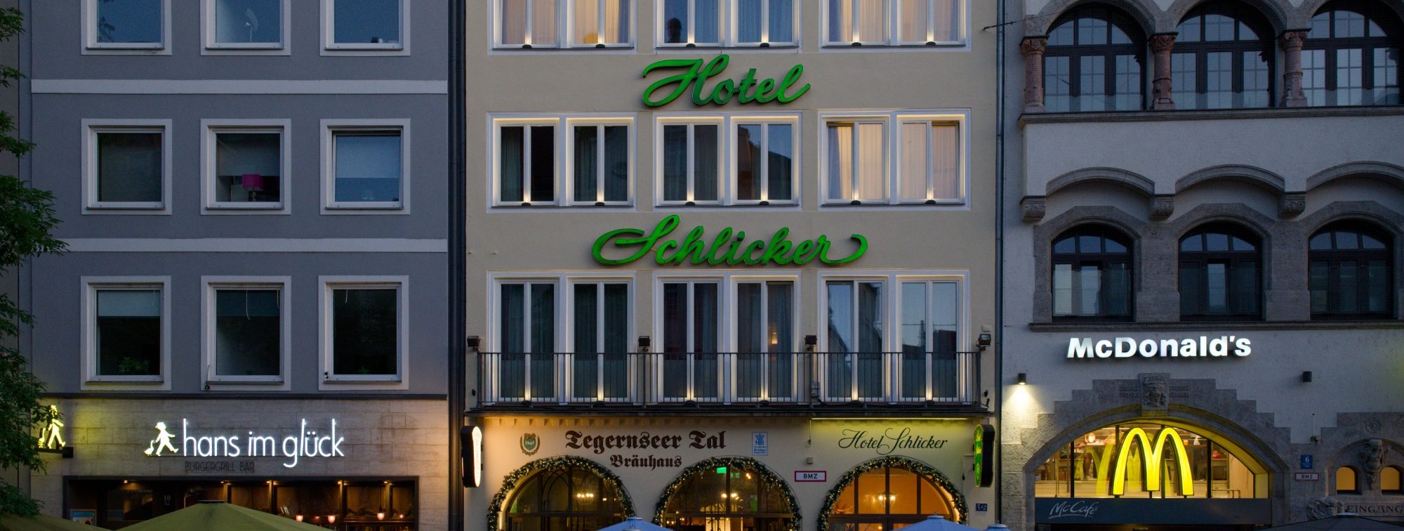 Hotel Schlicker - Front Fassade Hotel Schlicker